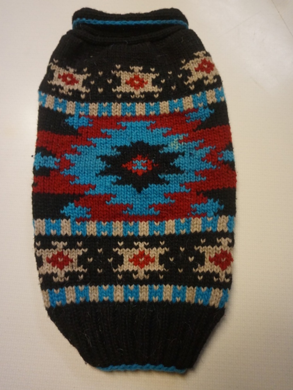 Chilly Dog Hand-Knit Wool Dog Sweater - Black Southwest - Size Medium